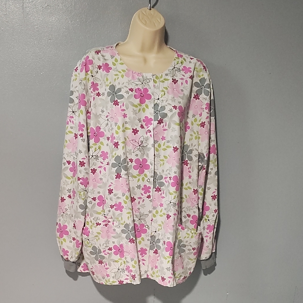 Floral Women's Nurses Scrub Jacket - Pink and Gray - Picture 7 of 17